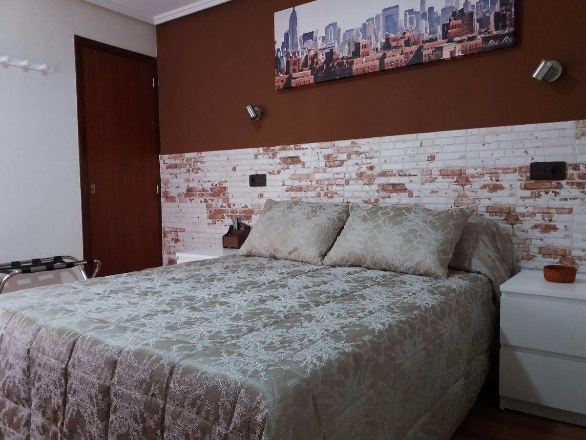 Hostal La Pilarica Paterna Zewnętrze zdjęcie