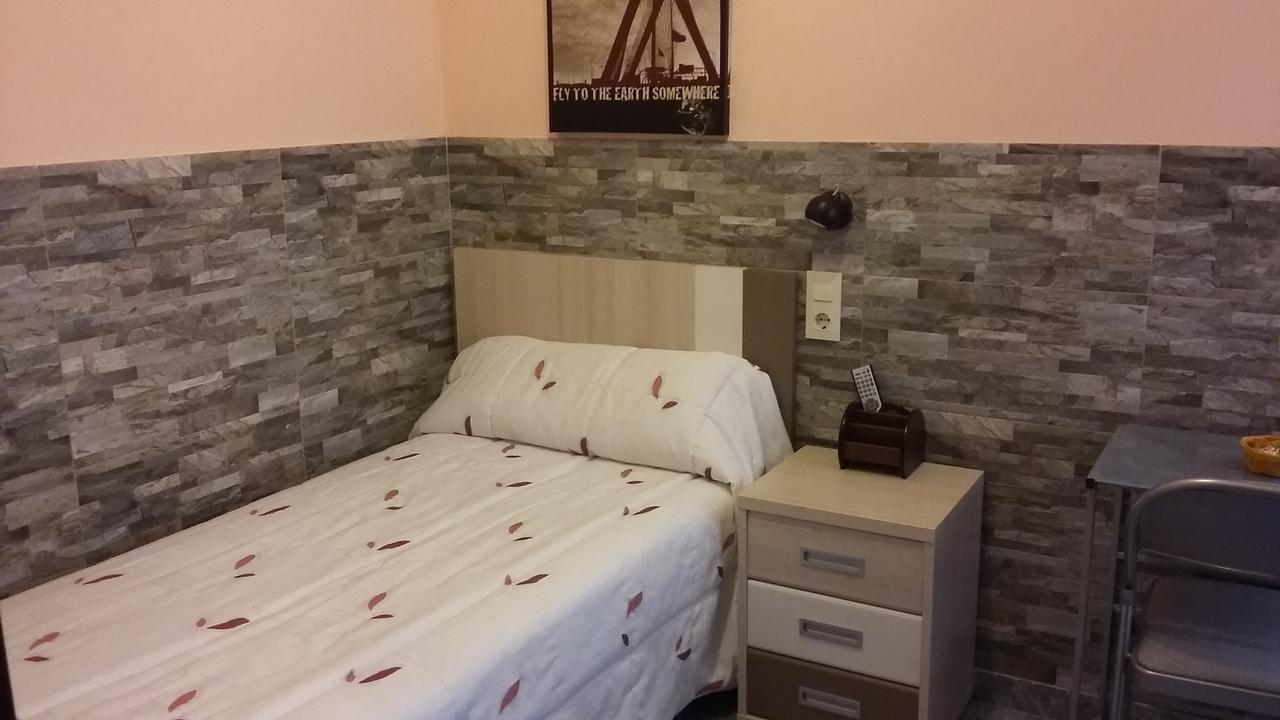 Hostal La Pilarica Paterna Zewnętrze zdjęcie