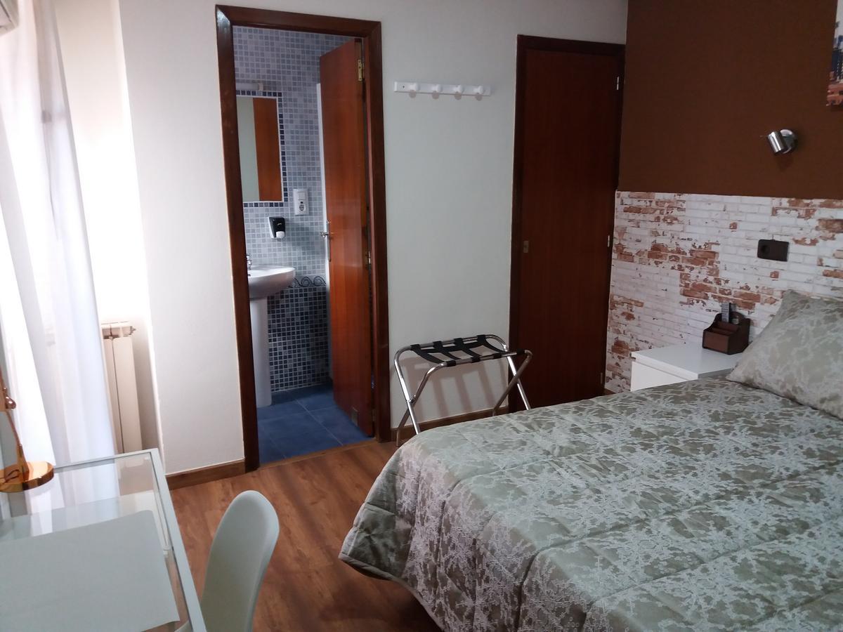 Hostal La Pilarica Paterna Zewnętrze zdjęcie