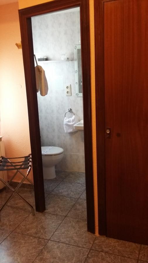 Hostal La Pilarica Paterna Zewnętrze zdjęcie