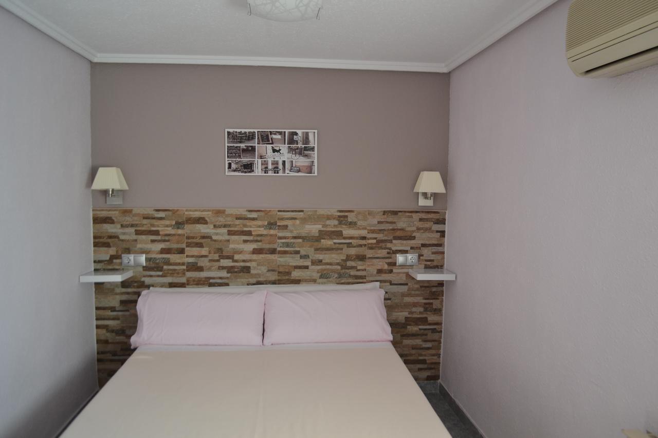 Hostal La Pilarica Paterna Zewnętrze zdjęcie
