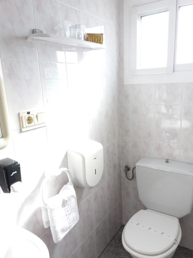 Hostal La Pilarica Paterna Zewnętrze zdjęcie