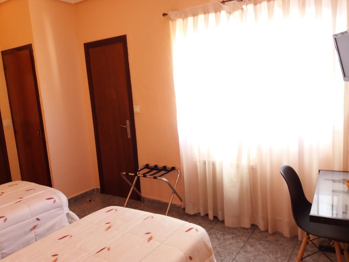 Hostal La Pilarica Paterna Zewnętrze zdjęcie